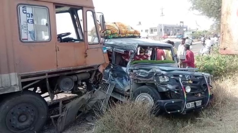ದೇವರ ದರ್ಶನ ಪಡೆದುಕೊಂಡ ಮರಳುವಾಗ ಕಂಟೇನರ್, ಕ್ರೂಸರ್ ವಾಹನ ಅಪಘಾತ- ಮಹಿಳೆ ಸಾವು