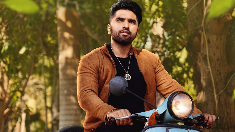 ‘ಆರಾಮ್ ಅರವಿಂದ್ ಸ್ವಾಮಿ’ಯ ಫಸ್ಟ್ ಲುಕ್ ರಿಲೀಸ್ ಮಾಡಿದ ಅಶ್ವಿನಿ