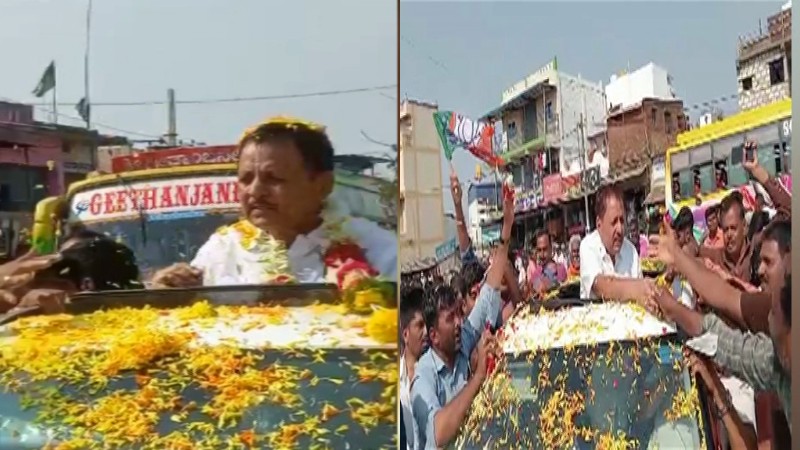 ನಾಪತ್ತೆಯಾಗಿದ್ದ ಮಾಡಾಳ್‌ ಮನೆಗೆ ವಾಪಸ್‌ – ತೆರೆದ ವಾಹನದಲ್ಲಿ ಮೆರವಣಿಗೆ