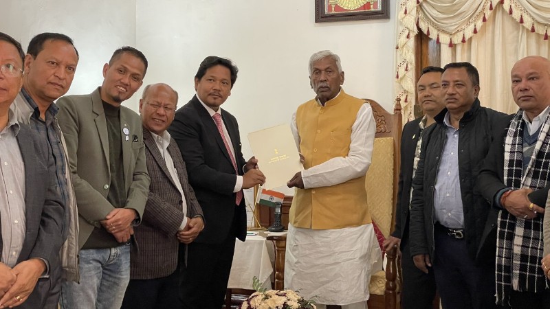ರಾಜ್ಯಪಾಲರನ್ನು ಭೇಟಿಯಾದ ಕಾನ್ರಾಡ್ ಸಂಗ್ಮಾ – ಮೇಘಾಲಯದಲ್ಲಿ ಸರ್ಕಾರ ರಚನೆಗೆ ಮನವಿ