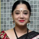 ರಾತ್ರಿ ಮೆಸೇಜ್ ಮಾಡಿ, ಮನೆಗೆ ಬಾ ಅಂತಾನೆ : ಜ್ಯೂಲಿ ಲಕ್ಷ್ಮೀ ಮಗಳ ಕಣ್ಣೀರು