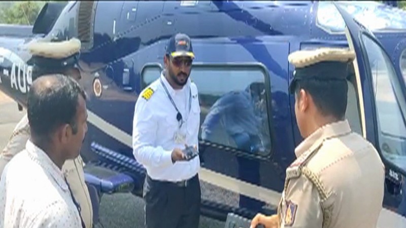 ಡಿಕೆಶಿ ಕುಟುಂಬಕ್ಕೂ ತಟ್ಟಿದ ಚುನಾವಣೆ ಬಿಸಿ – ಹೆಲಿಕಾಪ್ಟರ್ ತಪಾಸಣೆ ವೇಳೆ ಮಾತಿನ ಚಕಮಕಿ