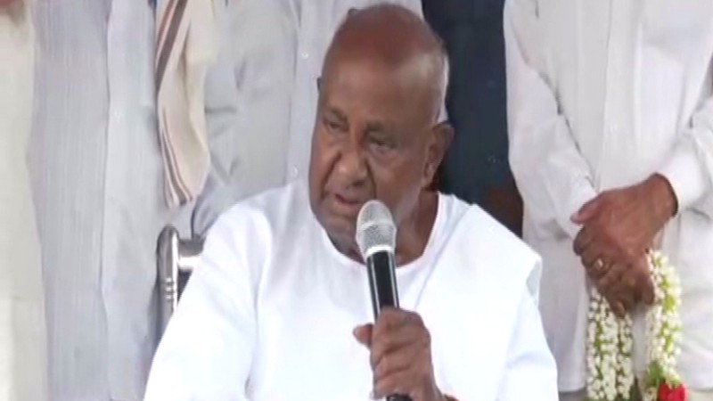 ವಿಶ್ವವೇ ಒಪ್ಪಿದ ಮೋದಿ ವಿರುದ್ಧ ಮಾತಾಡೋಕೆ ಸಿದ್ದರಾಮಯ್ಯ ಯಾರು?: ದೇವೇಗೌಡ್ರು