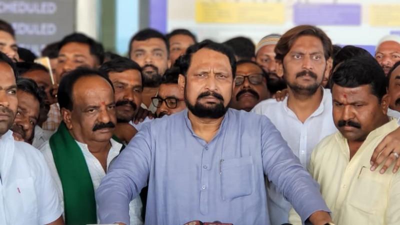 ಬಿಜೆಪಿಯವರಿಂದಲೇ ಕಾಂಗ್ರೆಸ್ ಸೇರುವ ವಾತಾವರಣ ನಿರ್ಮಾಣ: ಲಕ್ಷ್ಮಣ ಸವದಿ