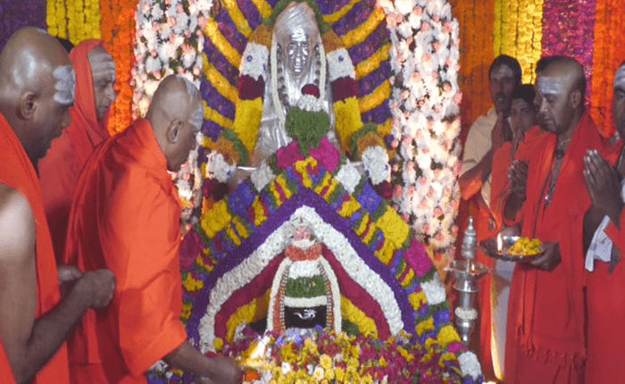 ಶಿವಕುಮಾರ ಶ್ರೀಗಳ 116ನೇ ಜನ್ಮದಿನೋತ್ಸವ- ಸಿದ್ದಗಂಗಾ ಮಠದ ಗದ್ದುಗೆಯಲ್ಲಿ ಪೂಜೆ