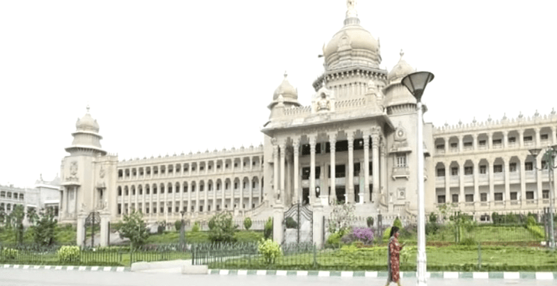 ವಸತಿ ಶಾಲಾ-ಕಾಲೇಜುಗಳಲ್ಲಿ ಧಾರ್ಮಿಕ ಹಬ್ಬಗಳ ಆಚರಣೆಗೆ ಬ್ರೇಕ್‌; ಆದೇಶ ವಾಪಸ್‌