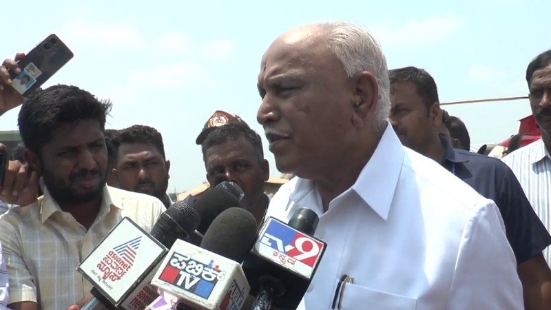 ಕಾರಿನಿಂದ ಕುಸಿದಿದ್ದಕ್ಕೆ ಸಿದ್ದರಾಮಯ್ಯರನ್ನು ಟೀಕಿಸುವುದು ಸರಿಯಲ್ಲ – ಬಿಎಸ್‍ವೈ