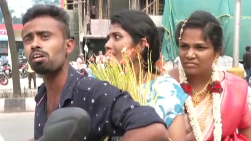 ಮೋದಿ ರೋಡ್ ಶೋ- ಮದುಮಗ ಆಯ್ತು, ಈಗ ಮದುವೆಗೆ ಹೋಗಲು ಕಷ್ಟಪಟ್ಟ ವಧು