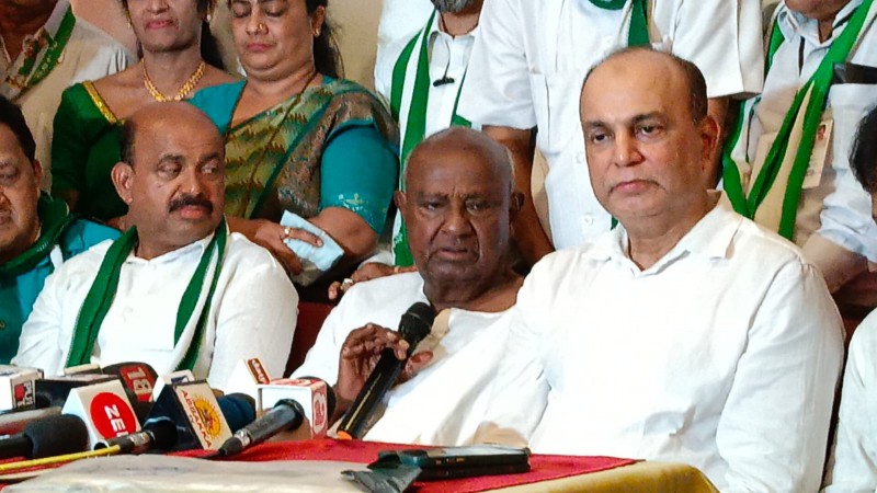 ಕುಮಾರಸ್ವಾಮಿ ಮತ್ತೊಮ್ಮೆ ಸಿಎಂ ಆಗ್ಬೇಕು – ತುಳುನಾಡಿನ ದೈವ, ದೇವರ ಮೊರೆ ಹೋದ ಹೆಚ್‌ಡಿಡಿ