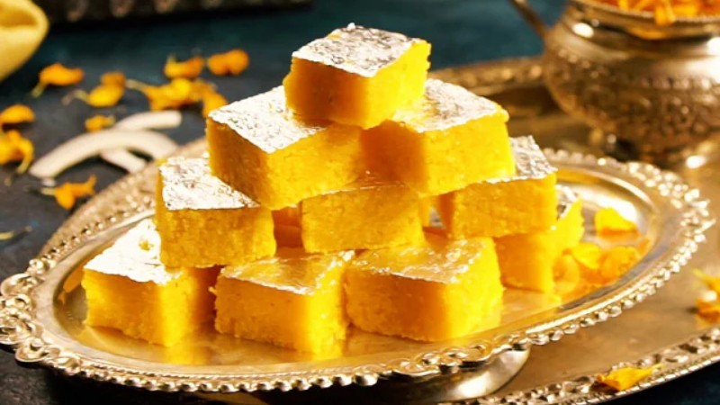 ಸ್ವೀಟ್ ರಂಗೀಲಾ ಬರ್ಫಿ ಟೇಸ್ಟ್ ಮಾಡಿ ಥ್ರಿಲ್ ಆಗಿ