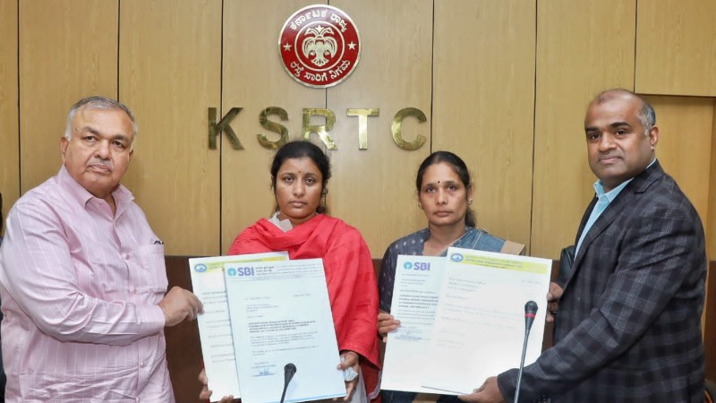 ಅಪಘಾತದಲ್ಲಿ ಮೃತಪಟ್ಟ KSRTC ಚಾಲನಾ ಸಿಬ್ಬಂದಿ ಕುಟುಂಬಕ್ಕೆ 1 ಕೋಟಿ ಪರಿಹಾರ ಚೆಕ್ ವಿತರಣೆ