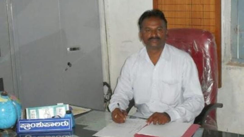 ಕಾಲೇಜ್‌ ಕ್ಯಾಂಟೀನ್‌ನಲ್ಲಿ ಪ್ರಿನ್ಸಿಪಾಲ್‌ ನೇಣಿಗೆ ಶರಣು