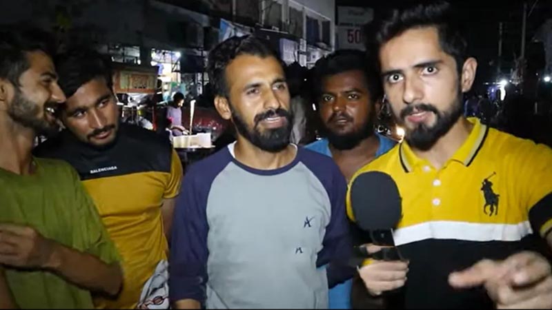 ನಮ್ಗೆ ಚಂದ್ರನ ಬಳಿಗೆ ಹೋಗುವ ಅಗತ್ಯವಿಲ್ಲ, ಚಂದ್ರನ ಮೇಲೆಯೇ ಬದುಕುತ್ತಿದ್ದೇವೆ: ಪಾಕ್‌ ಪ್ರಜೆ ವ್ಯಂಗ್ಯ
