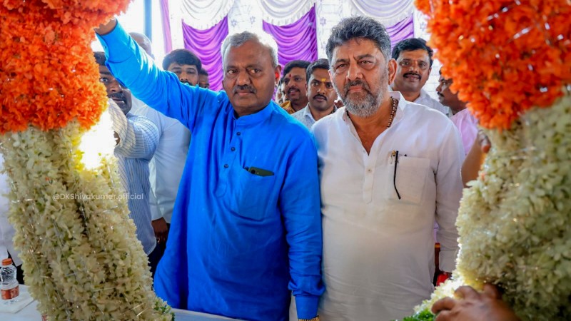 ವಿಜಯೇಂದ್ರ ಪದಗ್ರಹಣಕ್ಕೆ ಗೈರು? – ಕೈ ನಾಯಕರ ಜೊತೆ ಕಾರ್ಯಕ್ರಮದಲ್ಲಿ ಎಸ್‌ಟಿಎಸ್ ಭಾಗಿ?