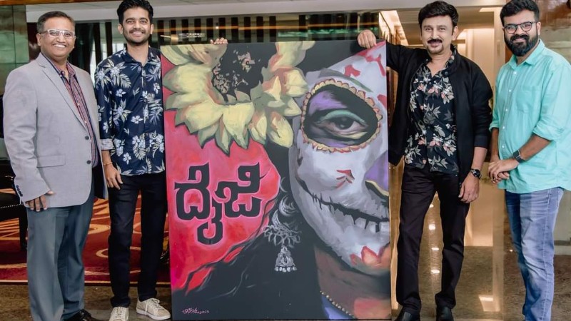 ವಿಲಾಸ್ ನಾಯಕ್ ಕುಂಚದಲ್ಲಿ ರಮೇಶ್ ಅರವಿಂದ್  ದೈಜಿ