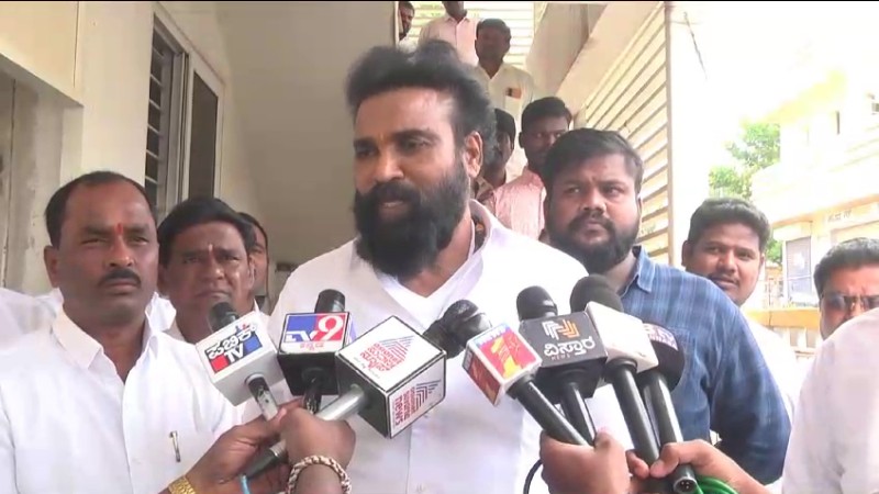ಬಿಜೆಪಿಗೆ ವಿಜಯೇಂದ್ರ ಹಿಟ್ ಮ್ಯಾನ್: ಶ್ರೀರಾಮುಲು