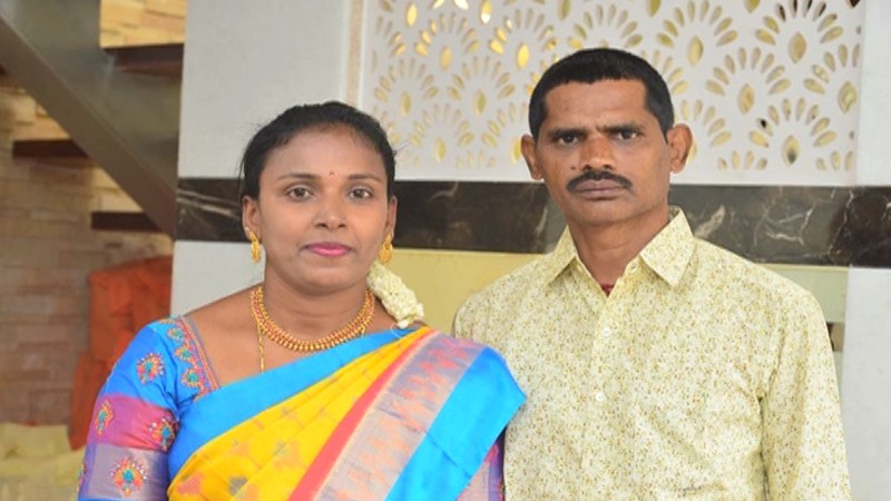 ಗೃಹ ಪ್ರವೇಶ ಮುಗಿಸಿ ಮನೆಗೆ ಬರ್ತಿದ್ದ ವೇಳೆ ಭೀಕರ ಅಪಘಾತ – ಸತಿ-ಪತಿ ದಾರುಣ ಸಾವು!
