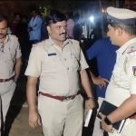 ನಡುರಸ್ತೆಯಲ್ಲೇ ವೃದ್ಧನ ಬರ್ಬರ ಹತ್ಯೆ- ದೃಶ್ಯ ಮೊಬೈಲ್‍ನಲ್ಲಿ ಸೆರೆ