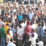 ಹನುಮಧ್ವಜ ಕೆಳಗಿಳಿಸಿದ ಪೊಲೀಸರು – ಸ್ಥಳೀಯರ ಮೇಲೆ ಲಾಠಿ ಚಾರ್ಜ್‌, ಕೆರಗೋಡು ಗ್ರಾಮ ಉದ್ವಿಗ್ನ