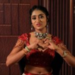 ಪಕ್ಕದಲ್ಲಿ ಕೂರಿಸಿಕೊಂಡು ಚೈಲ್ಡ್ ವುಡ್ ಕ್ರಶ್ ಪರಿಚಯಿಸಿದ ಸಂಗೀತಾ
