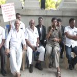 ವಕೀಲರು Vs ಪೊಲೀಸರು – ಫೇಸ್‌ಬುಕ್‌ ಪೋಸ್ಟ್‌ನಿಂದ ಅಹೋರಾತ್ರಿ ಧರಣಿಯವರೆಗೆ: ರಾಮನಗರದಲ್ಲಿ ಪ್ರತಿಭಟನೆ ಯಾಕೆ?