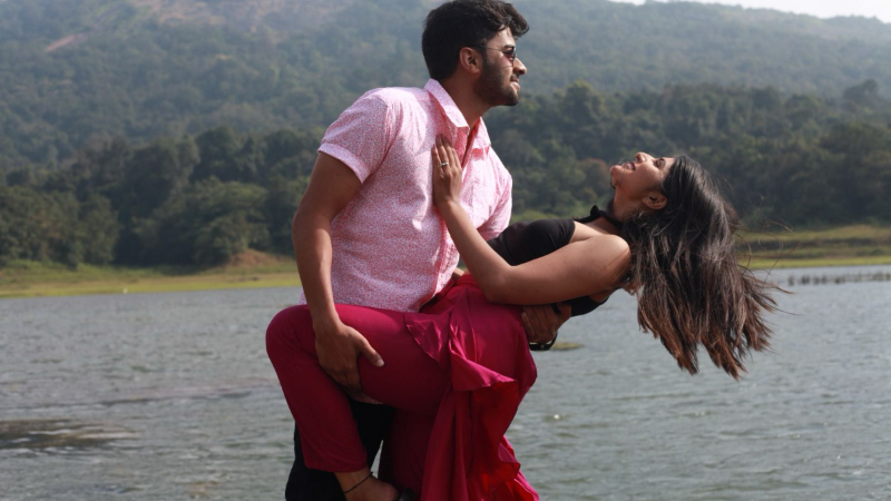 ಮುದ್ದಾದ ಹಾಡಾಗಿ ಬಂತು ನಗುವಿನ ಹೂಗಳ ಮೇಲೆ