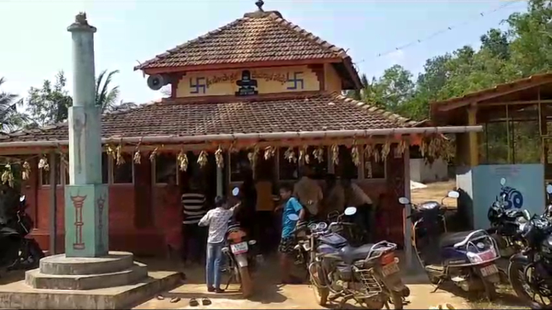 ಹರಕೆ ಈಡೇರಿಸುವಂತೆ ಶಿವಲಿಂಗದ ಮೇಲೆ ಕೋರಿಕೆ ಬರೆದ ವಿದ್ಯಾರ್ಥಿ!