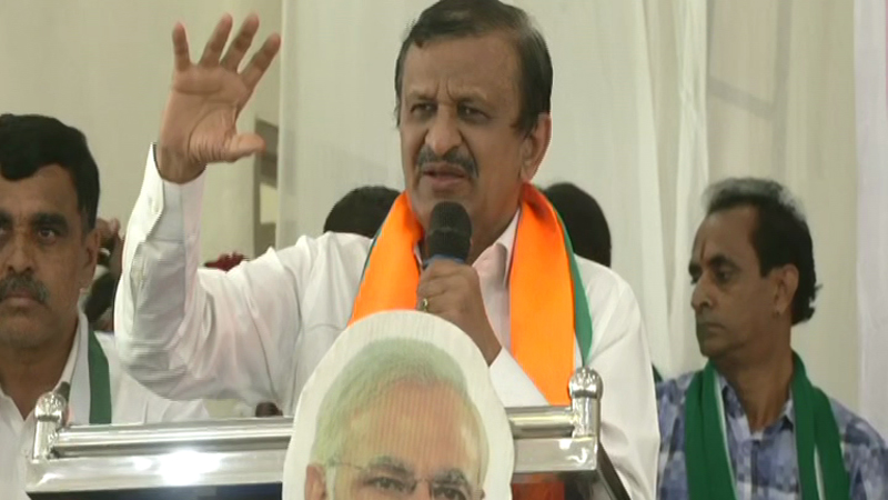 ಕಾಂಗ್ರೆಸ್‌ನಲ್ಲಿ ಮಗ-ಮಗಳು, ಸೊಸೆ-ಅಳಿಯ, ಅಣ್ಣ ಎಲ್ಲಾ ಇದ್ದಾರೆ; ಕುಟುಂಬ ರಾಜಕಾರಣ ಆರೋಪಕ್ಕೆ ಡಾ.ಮಂಜುನಾಥ್‌ ತಿರುಗೇಟು