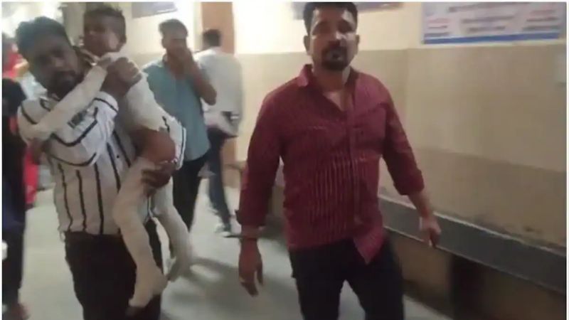 ಶಿವರಾತ್ರಿ ಮೆರವಣಿಗೆ ವೇಳೆ ವಿದ್ಯುತ್‌ ಶಾಕ್‌ – 14 ಮಕ್ಕಳು ಆಸ್ಪತ್ರೆಗೆ ದಾಖಲು