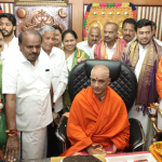 ಮೈತ್ರಿ ಒಕ್ಕಲಿಗ ನಾಯಕರ ಶಕ್ತಿಪ್ರದರ್ಶನ- ನಿರ್ಮಲಾನಂದ ಶ್ರೀಗಳ ಆಶೀರ್ವಾದ ಪಡೆದ ದೋಸ್ತಿ ನಾಯಕರು!