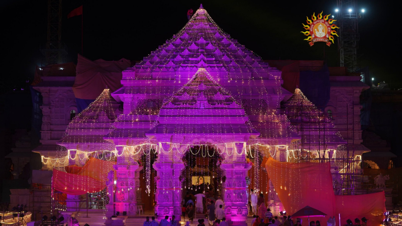 ರಾಮಮಂದಿರದಲ್ಲಿ ಅದ್ಧೂರಿ ರಾಮನವಮಿ – ಮದುವಣಗಿತ್ತಿಯಂತೆ ಶೃಂಗಾರಗೊಂಡ ಅಯೋಧ್ಯೆ