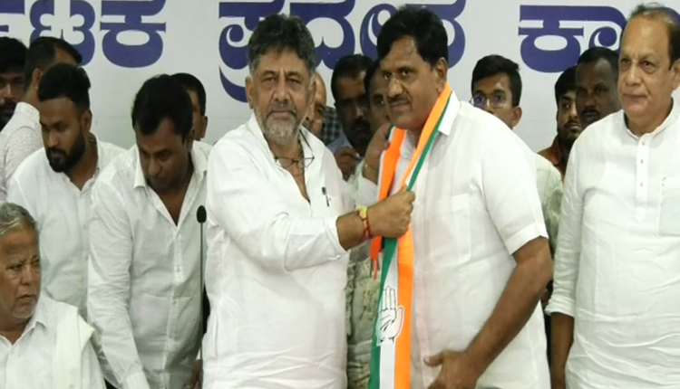 ಚನ್ನಪಟ್ಟಣದಲ್ಲಿ ಜೆಡಿಎಸ್‌ಗೆ ಬಿಗ್ ಶಾಕ್- ಕಾಂಗ್ರೆಸ್‌ನಿಂದ ಮಿಡ್‍ನೈಟ್ ಆಪರೇಷನ್