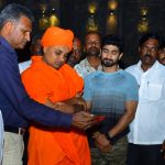 ‘ದೇಸಾಯಿ’ ಚಿತ್ರದ ಟೀಸರ್ ವೀಕ್ಷಿಸಿದ ಕೊಪ್ಪಳದ ಗವಿಮಠದ ಶ್ರೀ