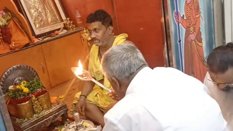 ಸಂಕಷ್ಟ ನಿವಾರಣೆಗಾಗಿ ಗಾಣಗಾಪುರದ ದತ್ತನ ಮೊರೆ ಹೋದ ರೇವಣ್ಣ