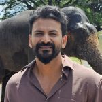 ದಸರಾ ಆನೆಗಳ ಮಾವುತರಿಗೆ ಪಾದರಕ್ಷೆ ಕೊಟ್ಟ ಡಾಲಿ