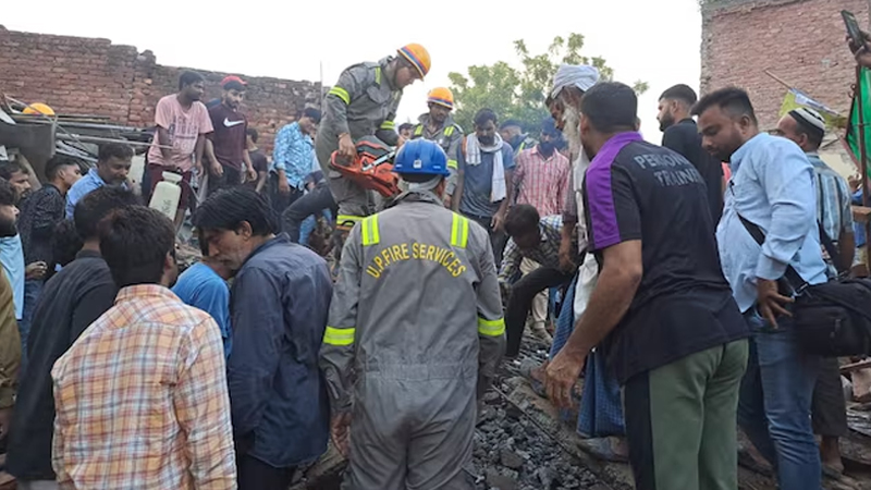3 ಅಂತಸ್ಥಿನ ಕಟ್ಟಡ ಕುಸಿದು 10 ಮಂದಿ ಸಾವು – ಸಿಎಂ ಯೋಗಿ ಸಂತಾಪ