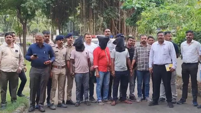 ಸನ್ಮಾನಕ್ಕಾಗಿ ತಾವೇ ರೈಲು ಹಳಿಯಿಂದ ಕ್ಲಿಪ್, ಫಿಶ್ ಪ್ಲೇಟ್ ಕಿತ್ತಿದ್ದ ಮೂವರು ರೈಲ್ವೇ ಸಿಬ್ಬಂದಿ ಬಂಧನ
