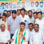 ಬಿಜೆಪಿ, ಜೆಡಿಎಸ್‌ನಲ್ಲಿ ಭವಿಷ್ಯವಿಲ್ಲ ಎಂದು ನೂರಾರು ಮಂದಿ ಕಾಂಗ್ರೆಸ್ ಸೇರುತ್ತಿದ್ದಾರೆ: ಡಿಕೆಶಿ