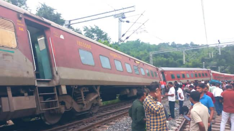 Lokmanya Tilak Express | ಇಂಜಿನ್‌ ಸೇರಿ ಹಳಿತಪ್ಪಿದ 8 ಬೋಗಿಗಳು