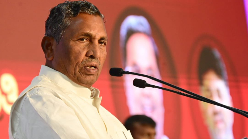 ಸಿದ್ದರಾಮಯ್ಯ ಕಷ್ಟದ ಸಮಯದಲ್ಲಿ ಅವರ ಜೊತೆ ನಿಲ್ಲಬೇಕು: ಕೆಹೆಚ್ ಮುನಿಯಪ್ಪ