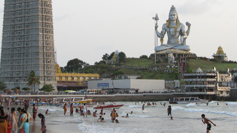 ವಿದ್ಯಾರ್ಥಿ ಸಾವು ಬೆನ್ನಲ್ಲೇ ಅಲರ್ಟ್‌ – ಮುರುಡೇಶ್ವರ ಕಡಲ ತೀರದಲ್ಲಿ ಪ್ರವಾಸಿಗರಿಗೆ ನಿರ್ಬಂಧ