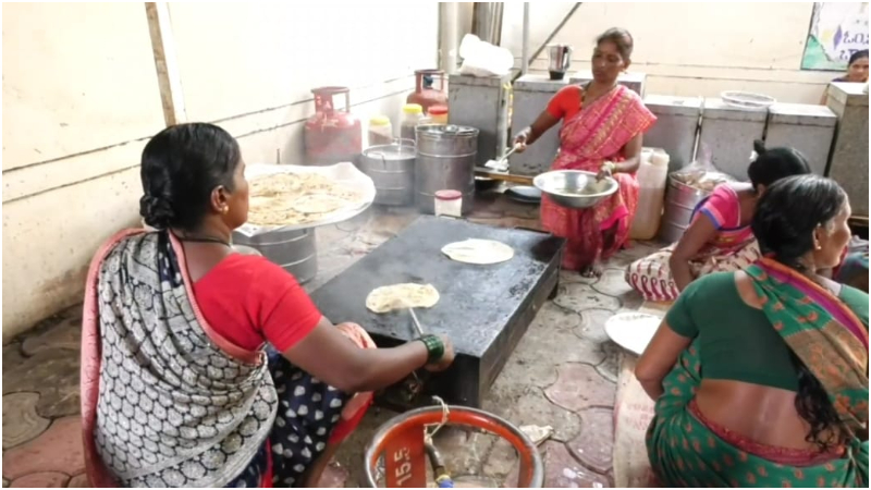 ಹುಕ್ಕೇರಿ ಹಿರೇಮಠದಿಂದ ಈ ಬಾರಿ ಹೋಳಿಗೆ ದಸರಾ