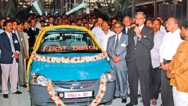 ಮಧ್ಯಮ ವರ್ಗದ ಭಾರತೀಯರ ಕನಸು ನನಸು ಮಾಡಿದ್ದ ರತನ್‌ – ಮೊದಲ ದೇಶೀ ಕಾರು ಮಾರುಕಟ್ಟೆಗೆ ಬಂದಿದ್ದು ಯಾವಾಗ?