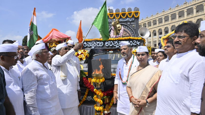 200ನೇ ವಿಜಯೋತ್ಸವ ಆಚರಣೆ – ಕಿತ್ತೂರು ಉತ್ಸವ ಜ್ಯೋತಿಗೆ ಸಿಎಂ ಚಾಲನೆ