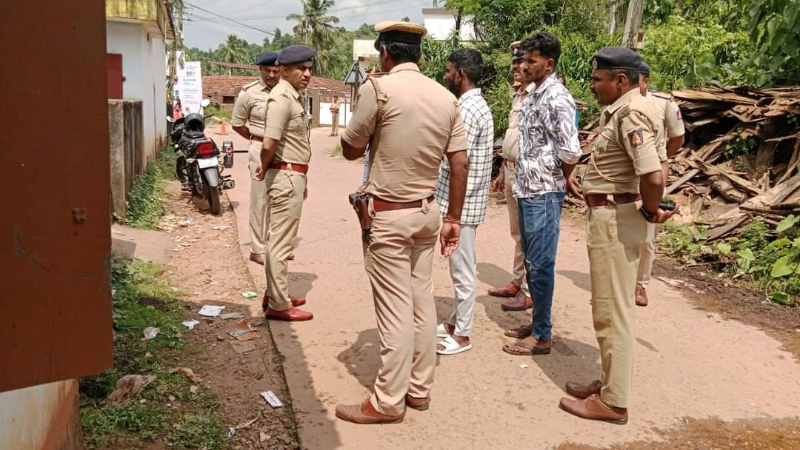 ಮಂಗಳೂರು | ನಡುರಾತ್ರಿ ತಲ್ವಾರ್‌ ಹಿಡಿದು ಹೊಡೆದಾಡಿಕೊಂಡ ರೌಡಿಶೀಟರ್‌ಗಳು