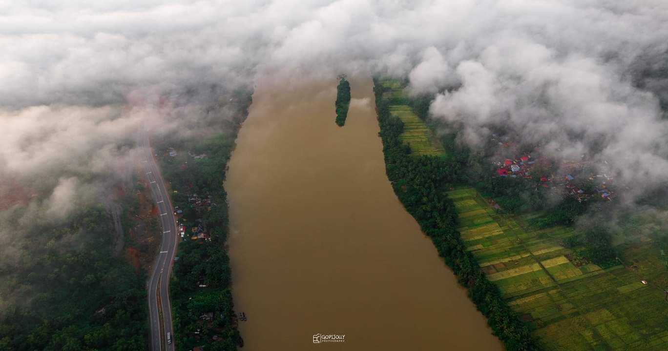 ಪಶ್ಚಿಮ ಘಟ್ಟವನ್ನು ಕಾಶ್ಮೀರವಾಗಿಸಿದ ಮಳೆಯ ಮಂಜು
