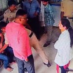 ಬೆಳಗಾವಿಯಲ್ಲಿ ಪಾಗಲ್ ಪ್ರೇಮಿಯಿಂದ ನರ್ಸ್ ಮೇಲೆ ಮಚ್ಚಿನಿಂದ ಹಲ್ಲೆ – ಸಿಸಿಟಿವಿಯಲ್ಲಿ ದೃಶ್ಯ ಸೆರೆ