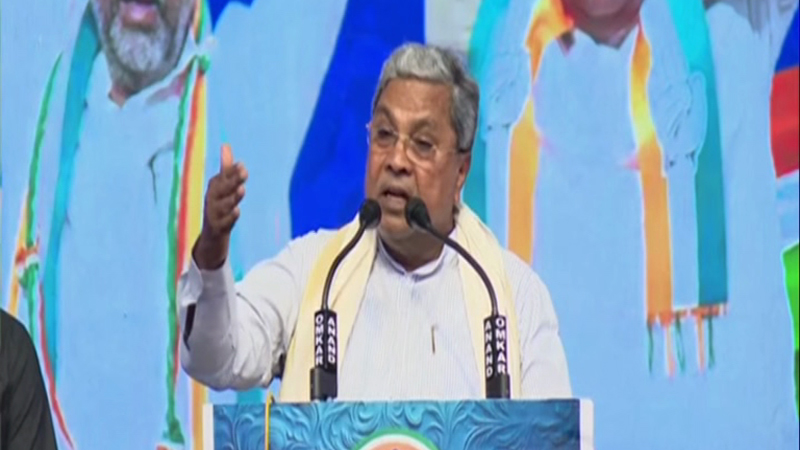 ನೀವೆಲ್ಲ ನನ್ನ ಗರ್ವಭಂಗ ಮಾಡೋಕೆ ಬಿಡ್ತೀರಾ? – ಅಭಿಮಾನಿಗಳಿಗೆ ಸಿದ್ದರಾಮಯ್ಯ ಪ್ರಶ್ನೆ