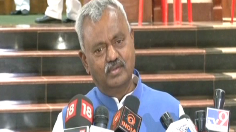 ಅನುದಾನ ಕೊಟ್ಟವರ ಕಡೆ ನಾನು: ಕಾಂಗ್ರೆಸ್‌ ಪರ ಎಸ್‌ಟಿಎಸ್‌ ಬ್ಯಾಟಿಂಗ್‌