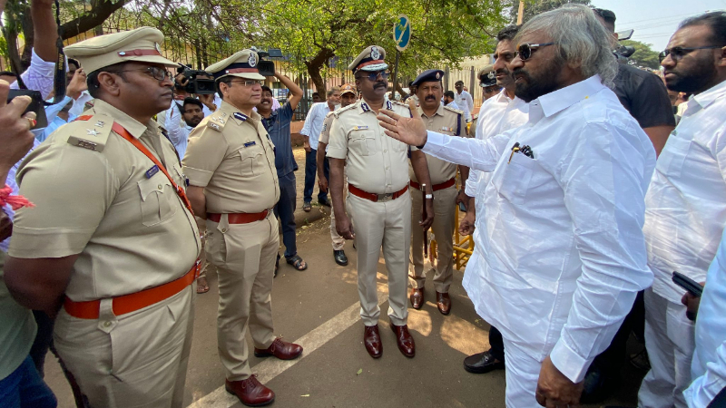ಬೀದರ್‌ನಲ್ಲಿ ATM ಹಣ ದರೋಡೆ – ಮೃತ ಸಿಬ್ಬಂದಿ ಕುಟುಂಬಕ್ಕೆ 10 ಲಕ್ಷ ಪರಿಹಾರ ಘೋಷಣೆ